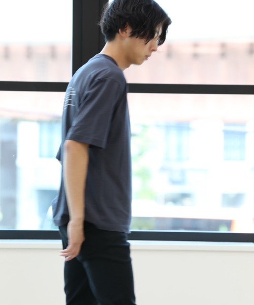 Craft Nicholson（クラフトニコルソン）の「アートコラボ ボックスシルエットTシャツ（Tシャツ/カットソー・メンズ・アイボリー/チャコール/ピンク系その他・M/L）」の4枚目の写真