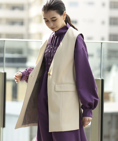 Ray BEAMS（レイビームス）の「Ray BEAMS / フェイクレザー スリット ベスト（ベスト・レディース・ブラック/ホワイト系その他6・ONE SIZE）」の8枚目の写真