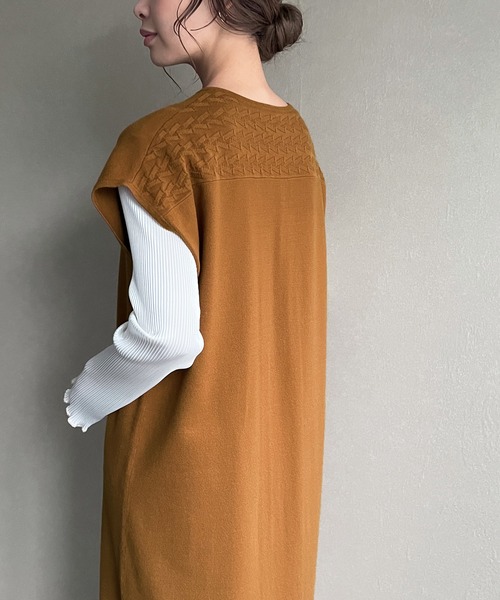 knit Jemade（ニットジェメイド）の「キーネックニットケーブルベストワンピース（ワンピース・レディース・ブラウン/クリーム/ブラック・FREE）」の8枚目の写真