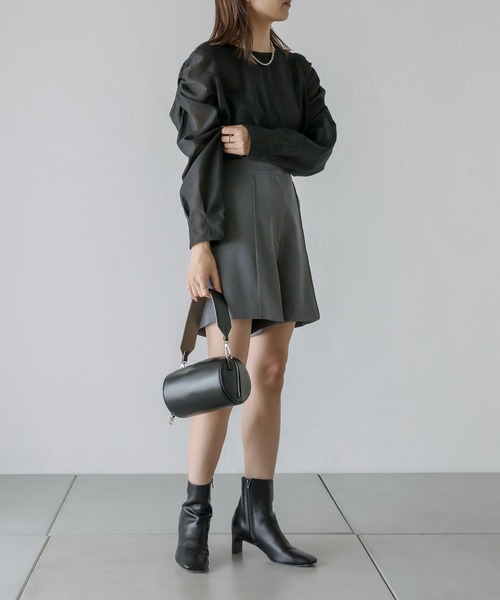 mystic（ミスティック）の「シアーパワショルブラウス（シャツ/ブラウス・レディース・ブラック/オフホワイト/ブルー・FREE）」の13枚目の写真