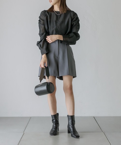 mystic（ミスティック）の「シアーパワショルブラウス（シャツ/ブラウス・レディース・ブラック/オフホワイト/ブルー・FREE）」の14枚目の写真