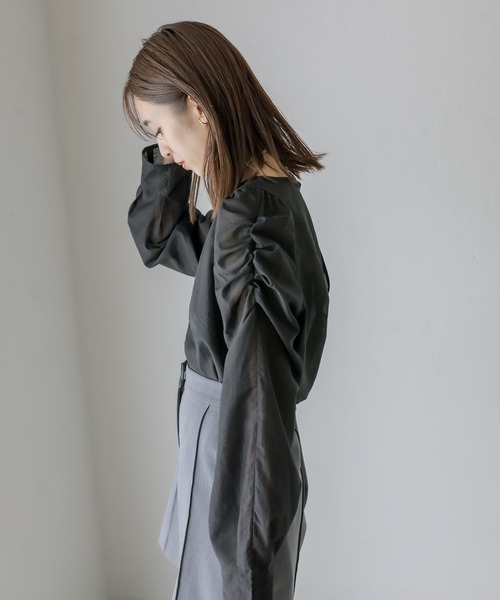 mystic（ミスティック）の「シアーパワショルブラウス（シャツ/ブラウス・レディース・ブラック/オフホワイト/ブルー・FREE）」の17枚目の写真