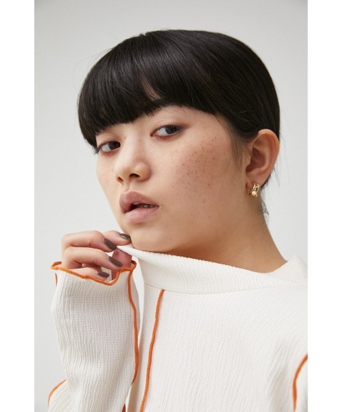 AZUL by moussy(アズールバイマウジー)の「WAVE METAL MINI HOOP EARRINGS/ウェーブメタルミニフープピアス(ピアス(両耳用)・レディース・シルバー/ゴールド系その他・FREE)」の16枚目の写真