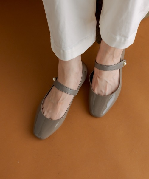TEMPERATE（テンパレイト）の「別注【TEMPERATE（テンパレイト）】 ストラップパンプス（パンプス・レディース・ブラック/グレー・38/36/40）」の9枚目の写真
