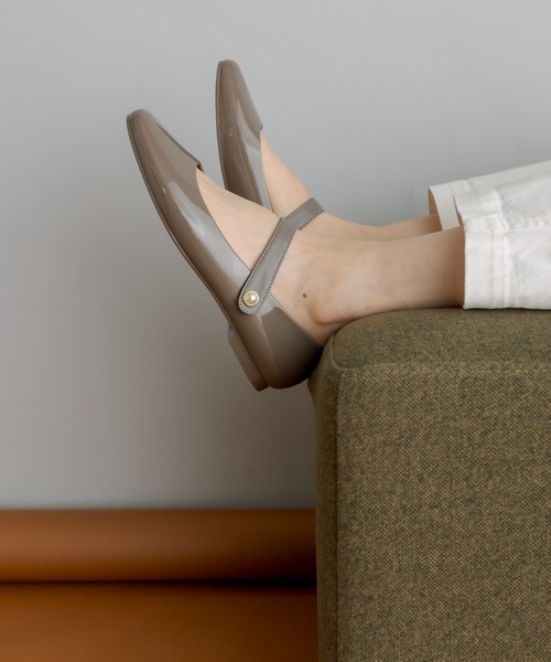 TEMPERATE（テンパレイト）の「別注【TEMPERATE（テンパレイト）】 ストラップパンプス（パンプス・レディース・ブラック/グレー・38/36/40）」の6枚目の写真