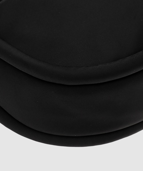 GANNI(ガニー)の「Knot Mini Bag(ショルダーバッグ・レディース・ピンク/ブルー/ブラック・ONE SIZE)」の8枚目の写真