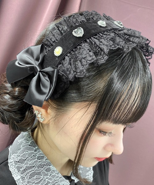 ROJITA(ロジータ)の「ビジュパール付きサイドリボンヘッドドレス(その他ヘアアクセサリー・レディース・ホワイト/ブラック・FREE)」の4枚目の写真