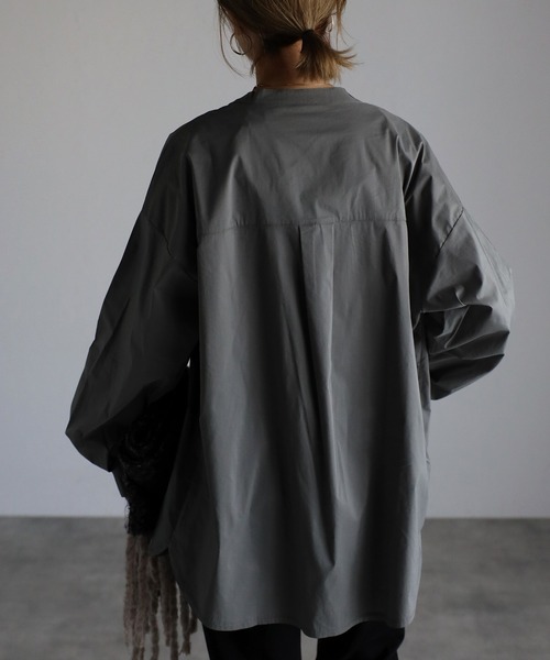 Fizz（フィズ）の「【maiko_wear × Fizz コラボ】　スタンドカラーデザインシャツ（シャツ/ブラウス・レディース・スミクロ/ホワイト/カーキ・M）」の5枚目の写真