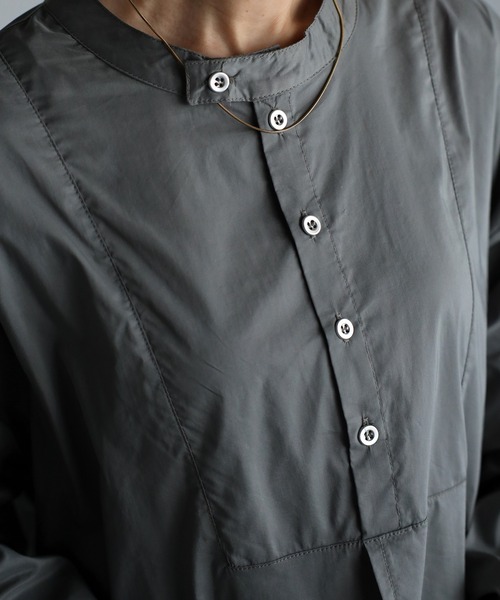 Fizz（フィズ）の「【maiko_wear × Fizz コラボ】　スタンドカラーデザインシャツ（シャツ/ブラウス・レディース・スミクロ/ホワイト/カーキ・M）」の12枚目の写真