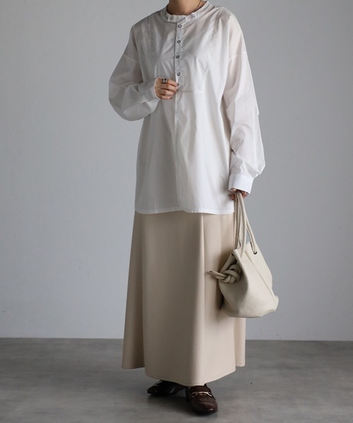 Fizz（フィズ）の「【maiko_wear × Fizz コラボ】　スタンドカラーデザインシャツ（シャツ/ブラウス・レディース・スミクロ/ホワイト/カーキ・M）」の20枚目の写真