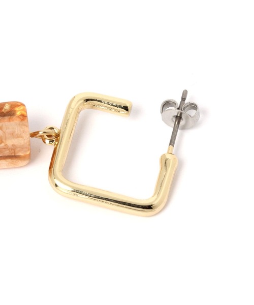 LAKOLE(ラコレ)の「樹脂スクエアピアス / 183663(ピアス(両耳用)・レディース・その他1/その他2・FREE)」の3枚目の写真