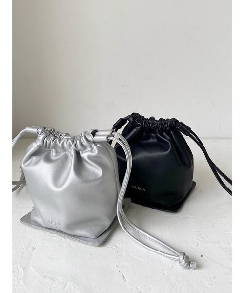 MURUA（ムルーア）の「シャーリングボトムバッグ（ハンドバッグ・レディース・シルバー/ブラック・FREE）」の3枚目の写真
