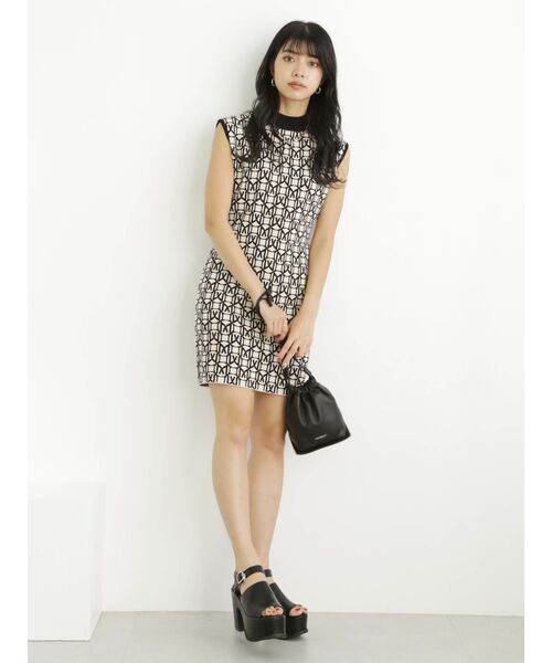 MURUA（ムルーア）の「シャーリングボトムバッグ（ハンドバッグ・レディース・シルバー/ブラック・FREE）」の5枚目の写真