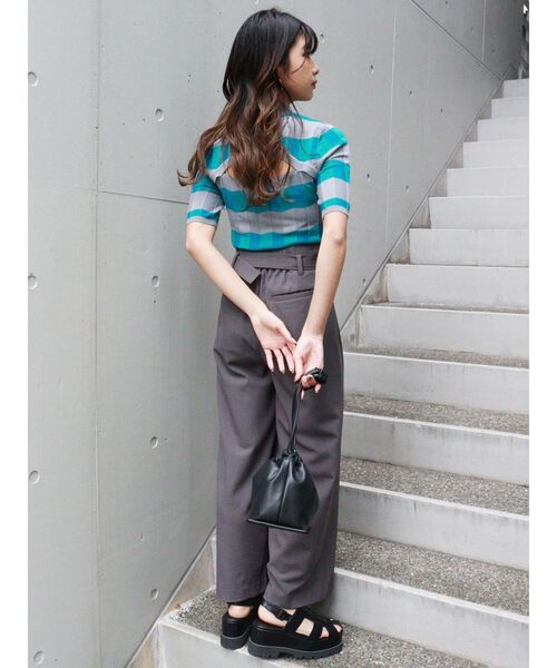 MURUA（ムルーア）の「シャーリングボトムバッグ（ハンドバッグ・レディース・シルバー/ブラック・FREE）」の7枚目の写真