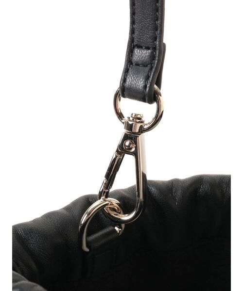 MURUA（ムルーア）の「シャーリングボトムバッグ（ハンドバッグ・レディース・シルバー/ブラック・FREE）」の13枚目の写真