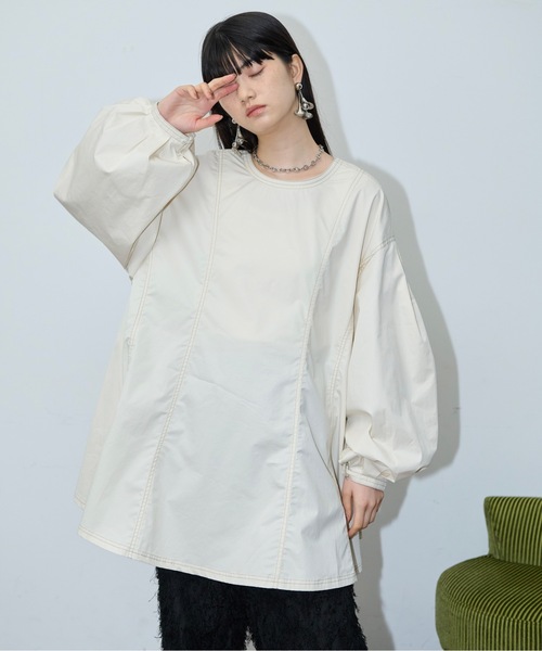 THE YOn(ザヨン)の「2WAYボリュームカーブスリーブパネルフレアチュニック(シャツ/ブラウス・レディース・セージグリーン/ブラック/アイボリー・FREE)」の15枚目の写真