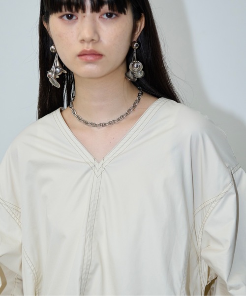 THE YOn(ザヨン)の「2WAYボリュームカーブスリーブパネルフレアチュニック(シャツ/ブラウス・レディース・セージグリーン/ブラック/アイボリー・FREE)」の9枚目の写真