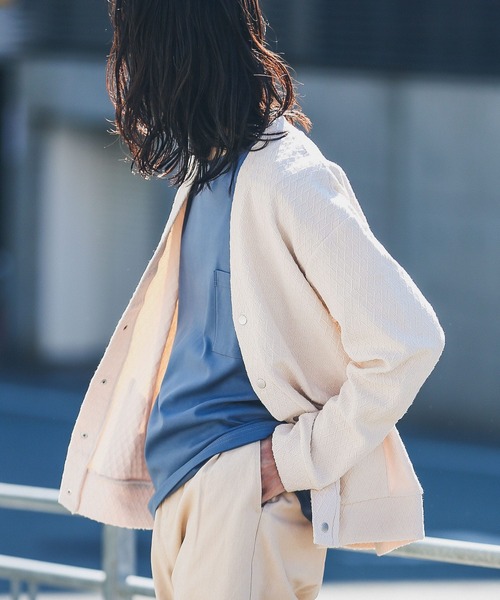 URBAN RESEARCH Sonny Label(アーバンリサーチサニーレーベル)の「ジャガードカットソーカーディガン(カーディガン/ボレロ・メンズ・グリーン/ベージュ/チャコールグレー/オフホワイト・LARGE/MEDIUM)」の6枚目の写真