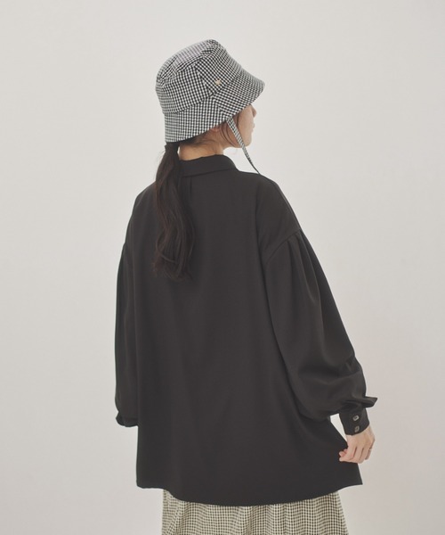 idem（イデム）の「volume sleeve tuck shirt/裾デザインシャツ（シャツ/ブラウス・レディース・ブラック/ホワイト/ピンク・FREE）」の8枚目の写真