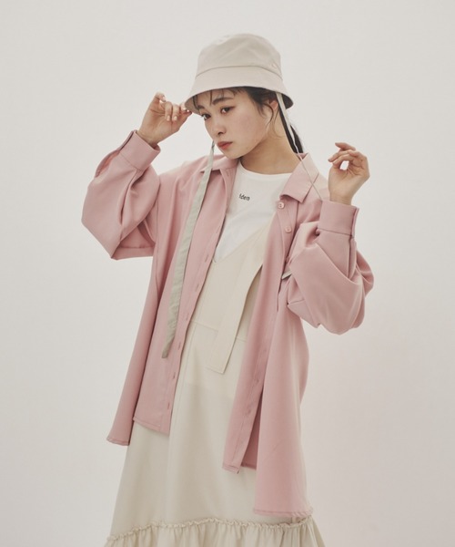 idem（イデム）の「volume sleeve tuck shirt/裾デザインシャツ（シャツ/ブラウス・レディース・ブラック/ホワイト/ピンク・FREE）」の21枚目の写真