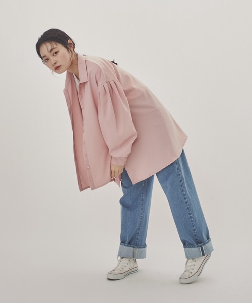 idem（イデム）の「volume sleeve tuck shirt/裾デザインシャツ（シャツ/ブラウス・レディース・ブラック/ホワイト/ピンク・FREE）」の18枚目の写真