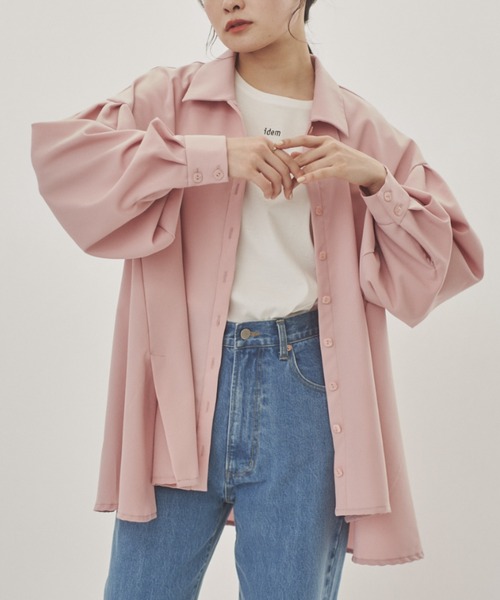 idem（イデム）の「volume sleeve tuck shirt/裾デザインシャツ（シャツ/ブラウス・レディース・ブラック/ホワイト/ピンク・FREE）」の10枚目の写真