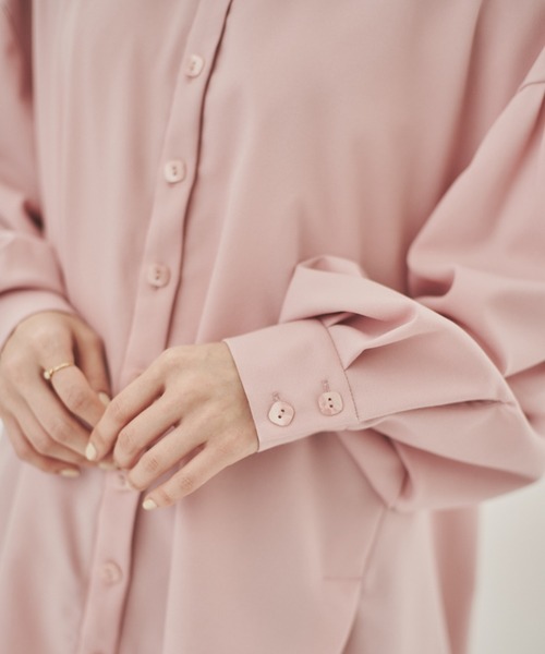 idem（イデム）の「volume sleeve tuck shirt/裾デザインシャツ（シャツ/ブラウス・レディース・ブラック/ホワイト/ピンク・FREE）」の13枚目の写真