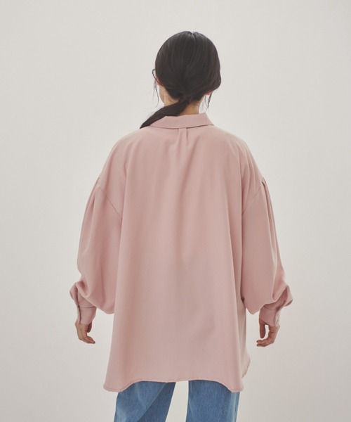 idem（イデム）の「volume sleeve tuck shirt/裾デザインシャツ（シャツ/ブラウス・レディース・ブラック/ホワイト/ピンク・FREE）」の15枚目の写真