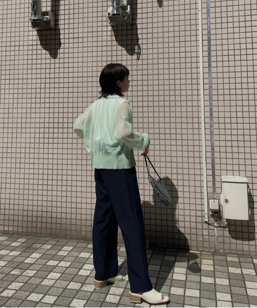 Ameri(アメリ)の「2WAY SHEER COMPACT KNIT CARDIGAN(カーディガン/ボレロ・レディース・ブラック/オレンジ/グリーン系その他・FREE)」の8枚目の写真