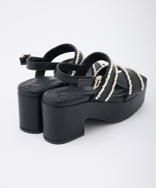 one after another NICE CLAUP(ワンアフターアナザーナイスクラップ)の「パール&ビジューサンダル(サンダル・レディース・アイボリー/ブラック・SMALL/MEDIUM/LARGE)」の10枚目の写真