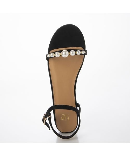 Fin（フィン）の「パールストラップサンダル【低反発スポンジ入り】（サンダル・レディース・ピンク/ベージュ/ブラック/ネイビー・23cm/24cm/25cm/22.5cm/23.5cm/24.5cm）」の7枚目の写真