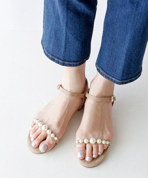 Fin（フィン）の「パールストラップサンダル【低反発スポンジ入り】（サンダル・レディース・ピンク/ベージュ/ブラック/ネイビー・23cm/24cm/25cm/22.5cm/23.5cm/24.5cm）」の11枚目の写真