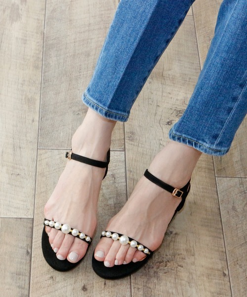Fin（フィン）の「パールストラップサンダル【低反発スポンジ入り】（サンダル・レディース・ピンク/ベージュ/ブラック/ネイビー・23cm/24cm/25cm/22.5cm/23.5cm/24.5cm）」の14枚目の写真