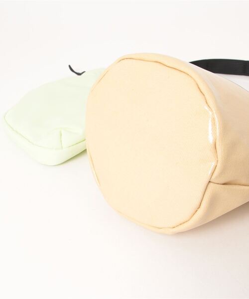 Q（キュー）の「セットマルチポシェット（ショルダーバッグ・レディース・エメラルド/ベージュ・ONE SIZE）」の3枚目の写真