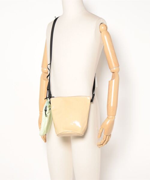 Q（キュー）の「セットマルチポシェット（ショルダーバッグ・レディース・エメラルド/ベージュ・ONE SIZE）」の6枚目の写真