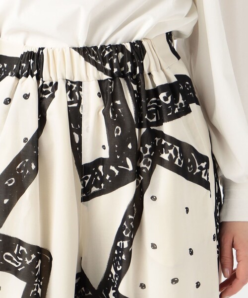 週末のみお値下げします‪( . .)\"‬マニプリ ペイズリーパンツ manipuri（マニプリ）の「manipuri ランダムペイズリープリント