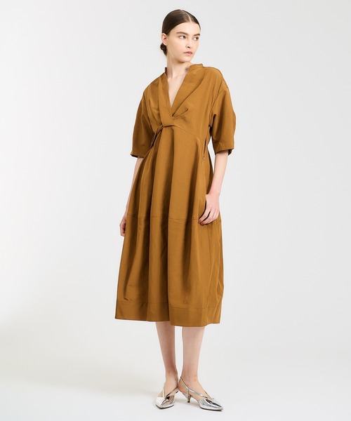 ESTNATION(エストネーション)の「ESTNATION / クロスコクーンワンピース(ワンピース・レディース・ネイビー/オレンジ/ブルーグラス/キャメル・36/38)」の4枚目の写真