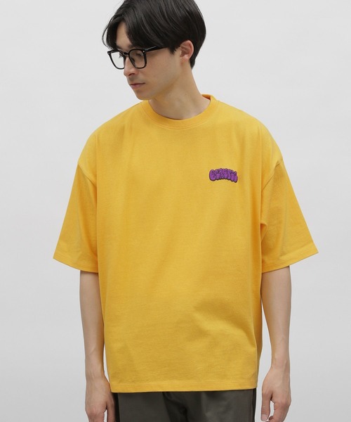 あんこ　イエローブラトップ LAKOLE（ラコレ）の「グラフィティアートロゴ半袖T / 904004（Tシャツ