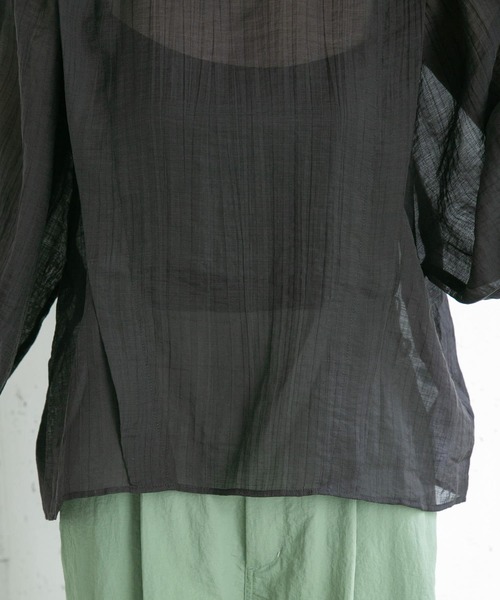 KBF（ケイビーエフ）の「2WAYボリュームスリーブタックブラウス（シャツ/ブラウス・レディース・アイボリー/ブラック/グリーン系その他・ONE）」の7枚目の写真