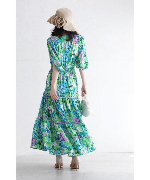 cawaii（カワイイ）の「庭園の花を描いたボタニカルアートティアードロングワンピース（ワンピース・レディース・グリーン・FREE）」の4枚目の写真