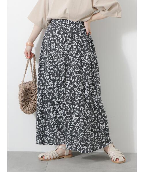 ehka sopo(エヘカソポ)の「小花柄フレアスカート(スカート・レディース・グリーン/レッド/ブラック・F)」の6枚目の写真