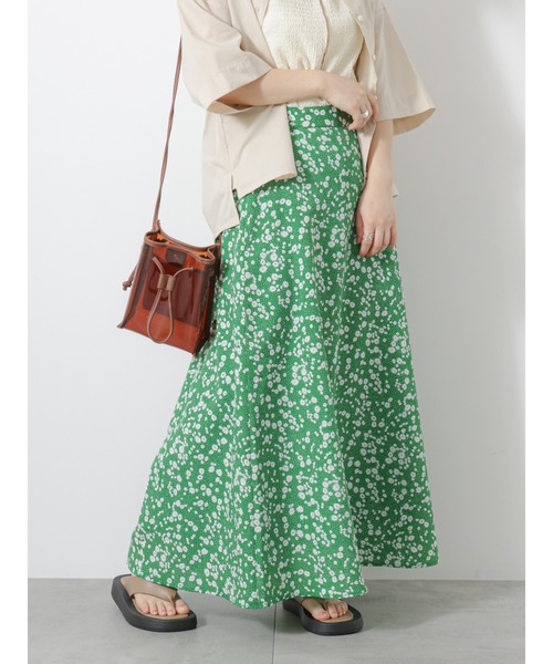 ehka sopo(エヘカソポ)の「小花柄フレアスカート(スカート・レディース・グリーン/レッド/ブラック・F)」の3枚目の写真