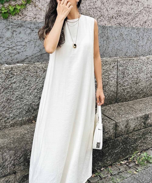 esutoreja(エストレジャ)の「バックデザインノースリーブドレス(ワンピース・レディース・ブルー/アイボリー/ブラック/イエロー・FREE)」の10枚目の写真