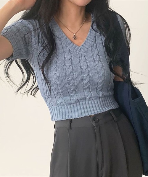 Girly Doll(ガーリードール)の「Vネックケーブル半袖ニット(ニット/セーター・レディース・ブルー/ブラック/ホワイト/ピンク・F)」の4枚目の写真