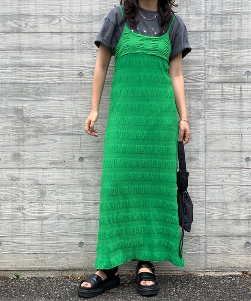 mi via loca（ミヴィアロカ）の「シャーリングボーダーキャミワンピース（ワンピース・レディース・ブラック/グリーン/ピンク/イエロー・FREE）」の12枚目の写真