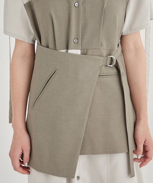 PUBLIC TOKYO（パブリックトウキョウ）の「ブロッキングシャツワンピース（ワンピース・レディース・ベージュ/サックスブルー・FREE）」の18枚目の写真