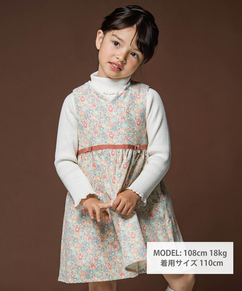 Tartine et Chocolat（タルティーヌエショコラ）の「【日本製】ソフトコットンタートルネックセーター(80～140cm)（ニット/セーター・キッズ・オフホワイト/グリーン/ピンク・110cm/140cm/120cm/130cm/90cm/100cm/80ｃｍ）」の4枚目の写真