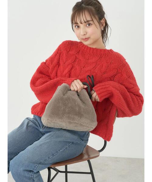 earth music&ecology(アースミュージックアンドエコロジー)の「ローゲージ手編み風ケーブルプルオーバー(Tシャツ/カットソー・レディース・オフホワイト/グレイッシュベージュ/ブルー/レッド・FREE)」の6枚目の写真
