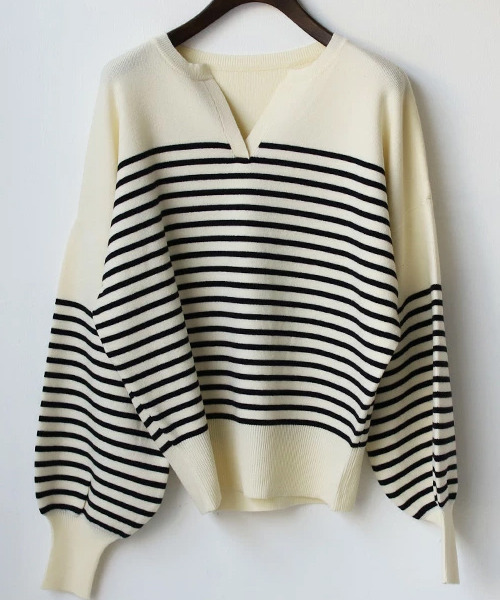 REAL CUBE（リアルキューブ）の「静電気防止やわもちキーネックニット（ニット/セーター・レディース・ブラック×ホワイト/パープル/ブラック/ホワイト/イエロー/ホワイト×ブラック・FREE）」の3枚目の写真