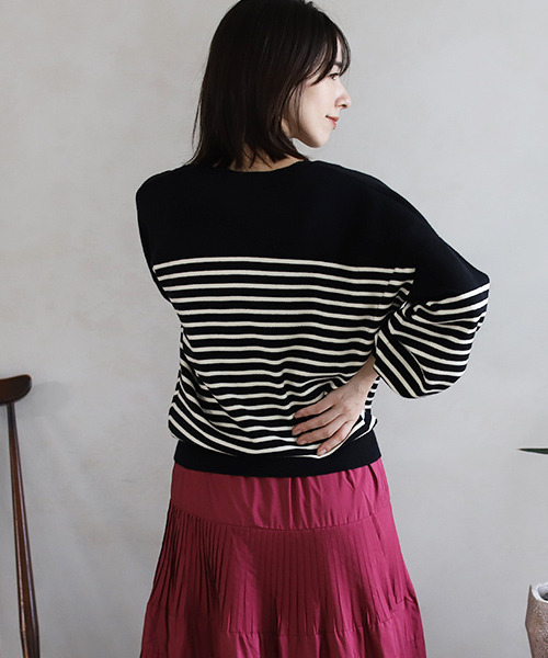 REAL CUBE（リアルキューブ）の「静電気防止やわもちキーネックニット（ニット/セーター・レディース・ブラック×ホワイト/パープル/ブラック/ホワイト/イエロー/ホワイト×ブラック・FREE）」の9枚目の写真